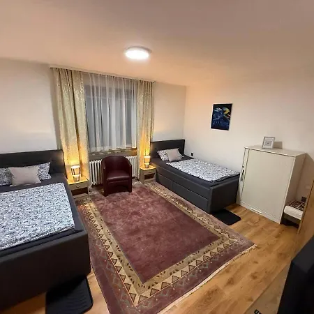 Apartment Grosses 3-zimmer-apartment Mit 6 Betten & Balkon *
