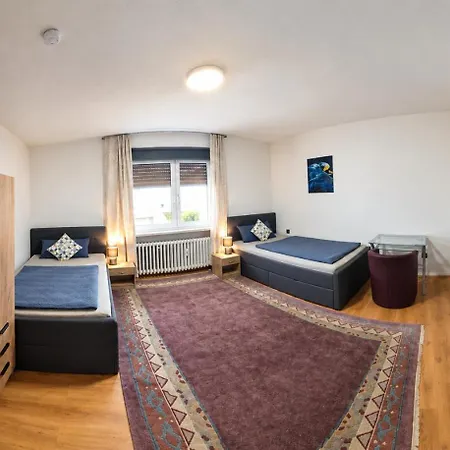 Grosses 3-zimmer-apartment Mit 6 Betten & Balkon